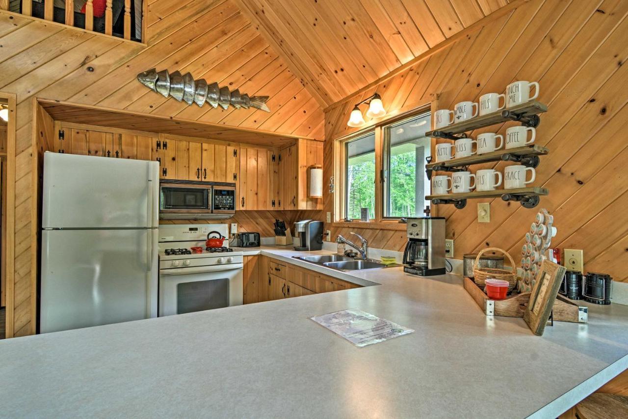 Riverfront Traverse City Cabin Fish, Kayak And Tube Bagian luar foto
