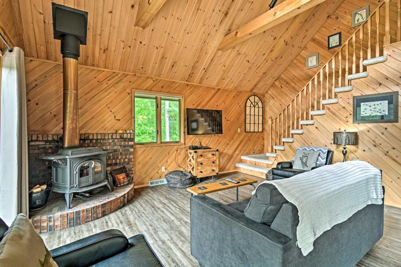 Riverfront Traverse City Cabin Fish, Kayak And Tube Bagian luar foto
