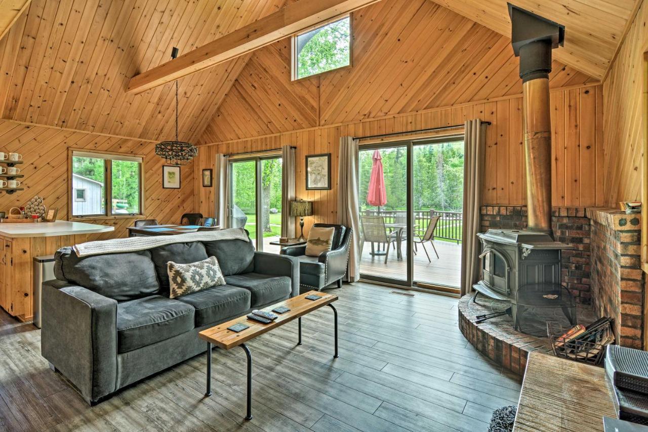 Riverfront Traverse City Cabin Fish, Kayak And Tube Bagian luar foto