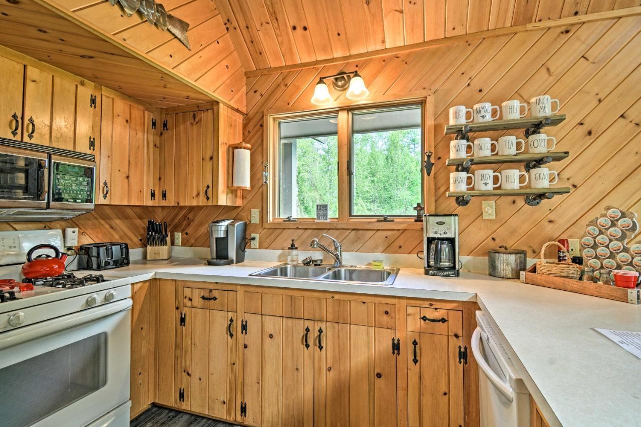 Riverfront Traverse City Cabin Fish, Kayak And Tube Bagian luar foto