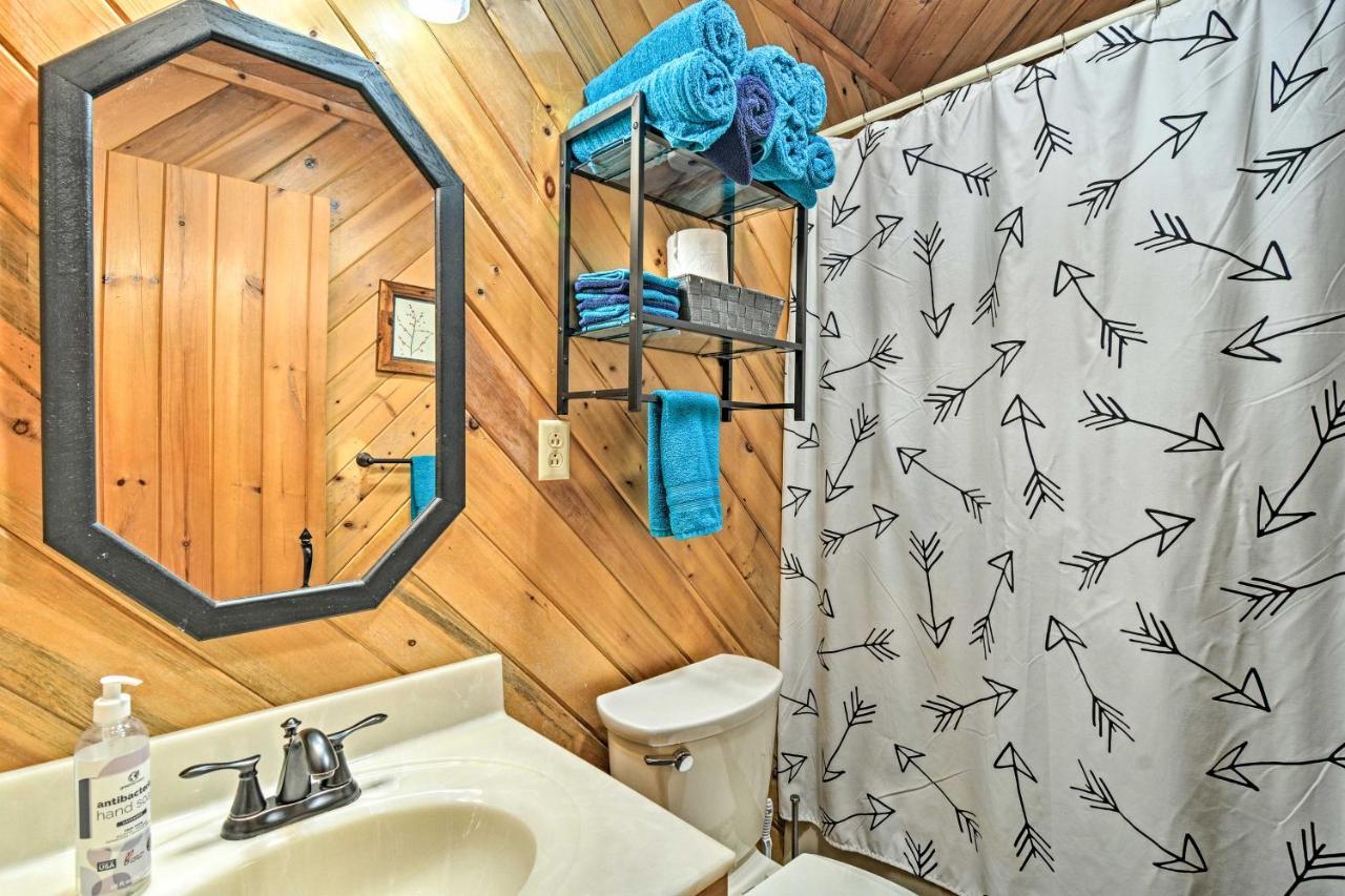Riverfront Traverse City Cabin Fish, Kayak And Tube Bagian luar foto