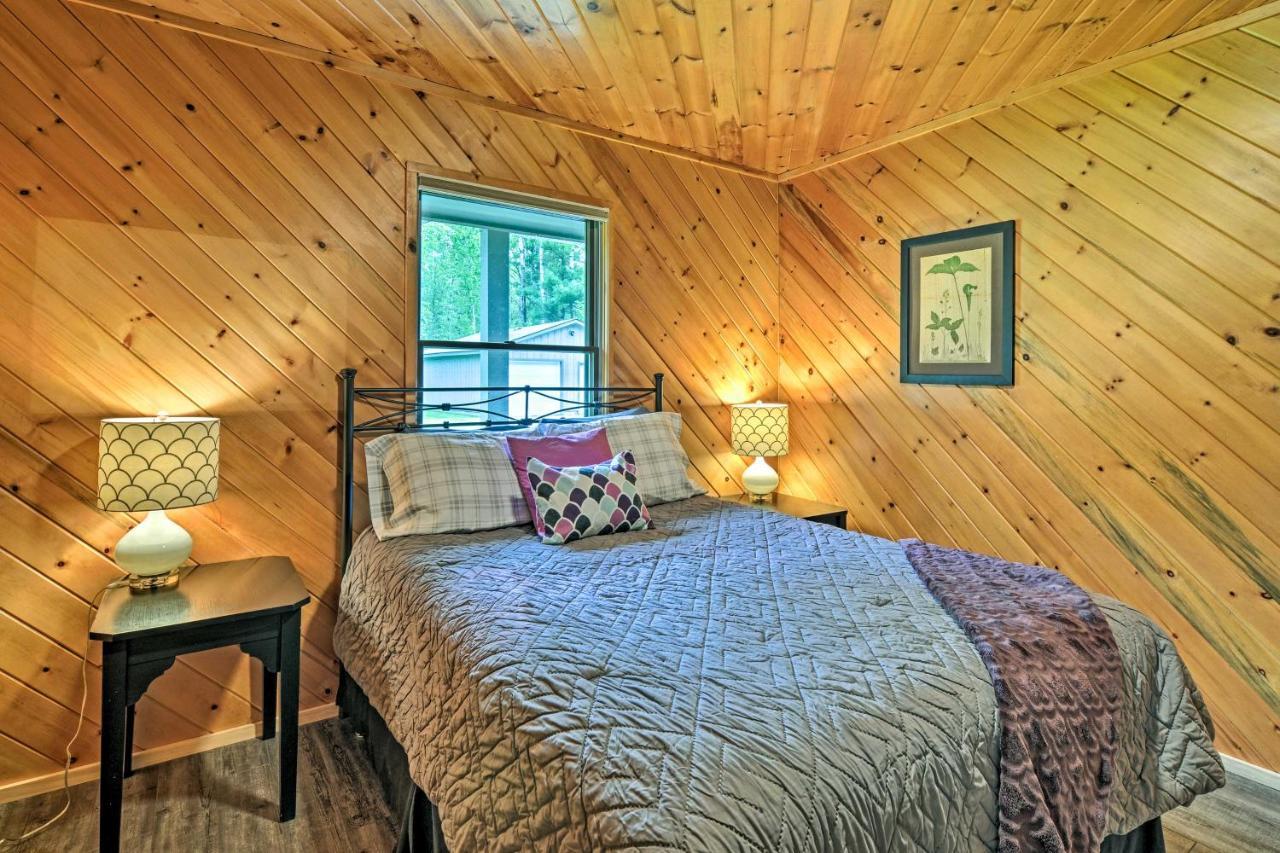 Riverfront Traverse City Cabin Fish, Kayak And Tube Bagian luar foto
