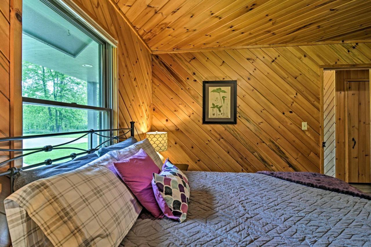 Riverfront Traverse City Cabin Fish, Kayak And Tube Bagian luar foto