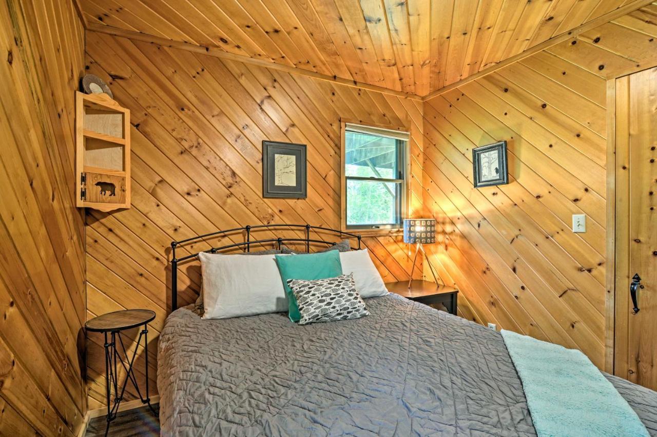 Riverfront Traverse City Cabin Fish, Kayak And Tube Bagian luar foto