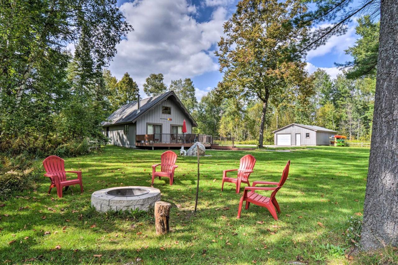 Riverfront Traverse City Cabin Fish, Kayak And Tube Bagian luar foto