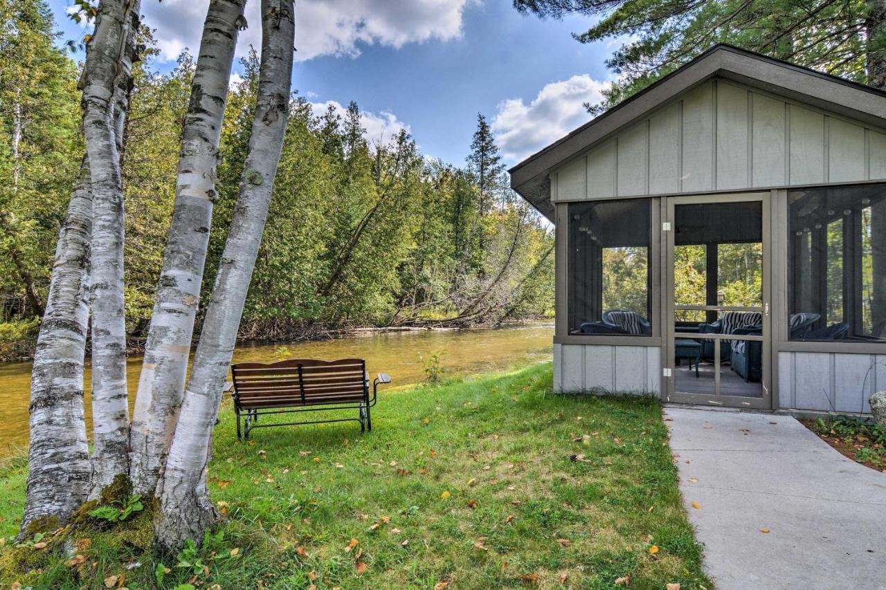 Riverfront Traverse City Cabin Fish, Kayak And Tube Bagian luar foto
