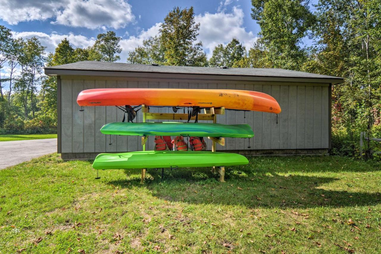 Riverfront Traverse City Cabin Fish, Kayak And Tube Bagian luar foto