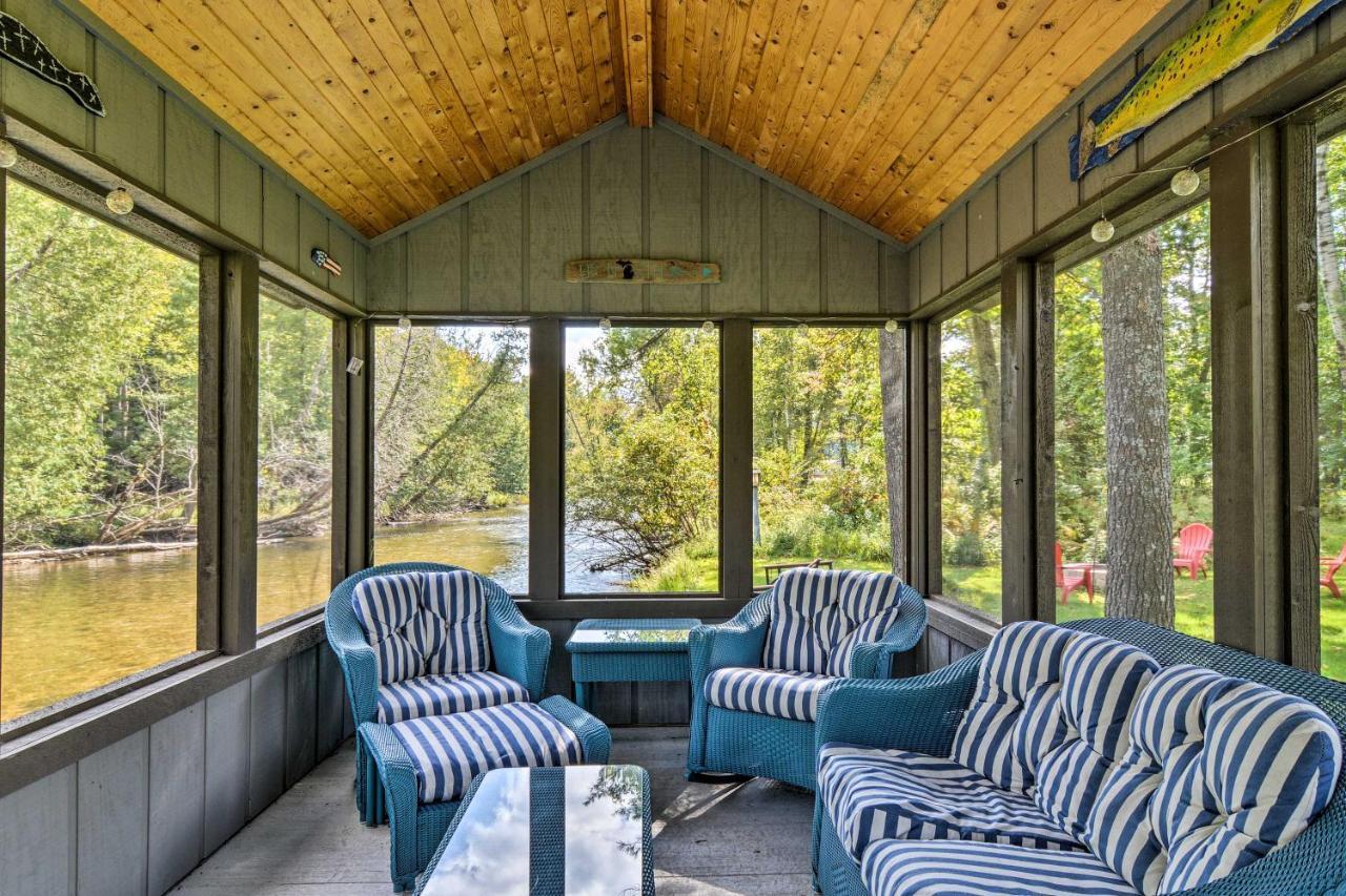 Riverfront Traverse City Cabin Fish, Kayak And Tube Bagian luar foto