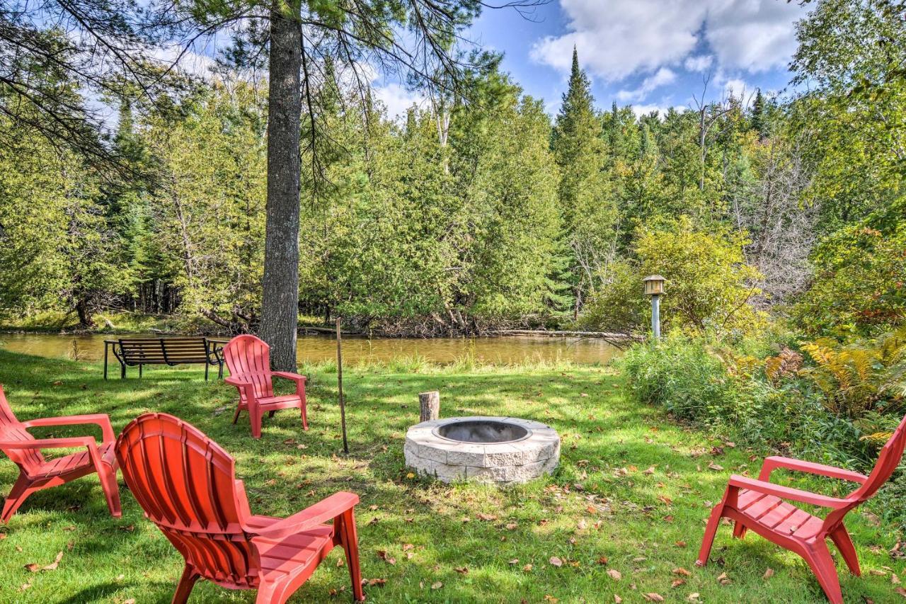 Riverfront Traverse City Cabin Fish, Kayak And Tube Bagian luar foto