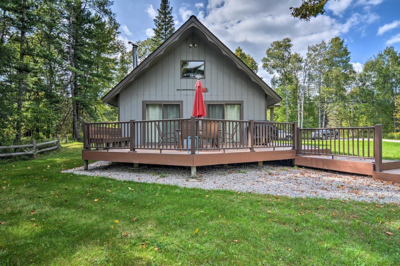 Riverfront Traverse City Cabin Fish, Kayak And Tube Bagian luar foto